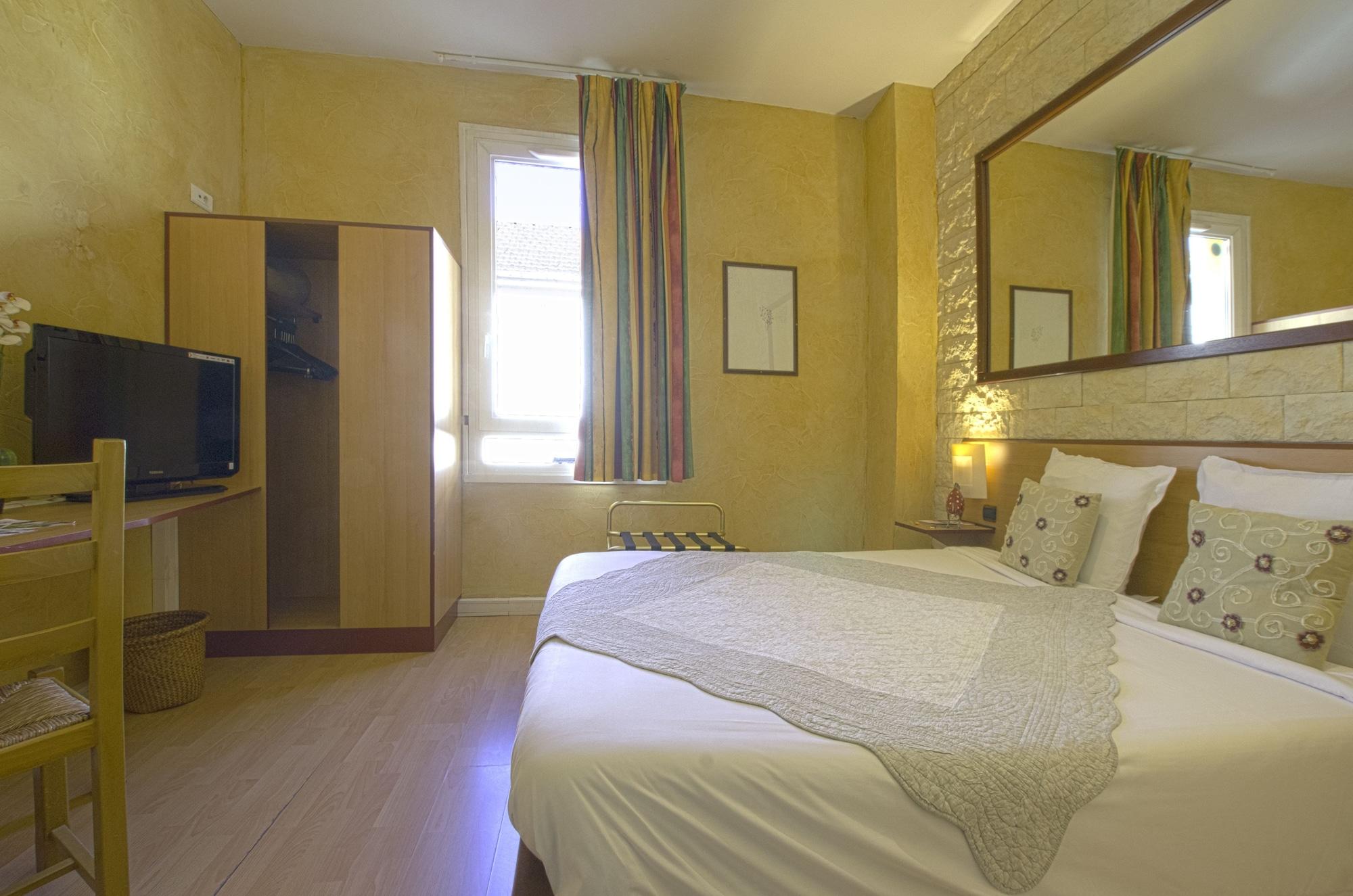 Hotel Bosquet Pau Centre - Self Check In Budget Hotel Экстерьер фото