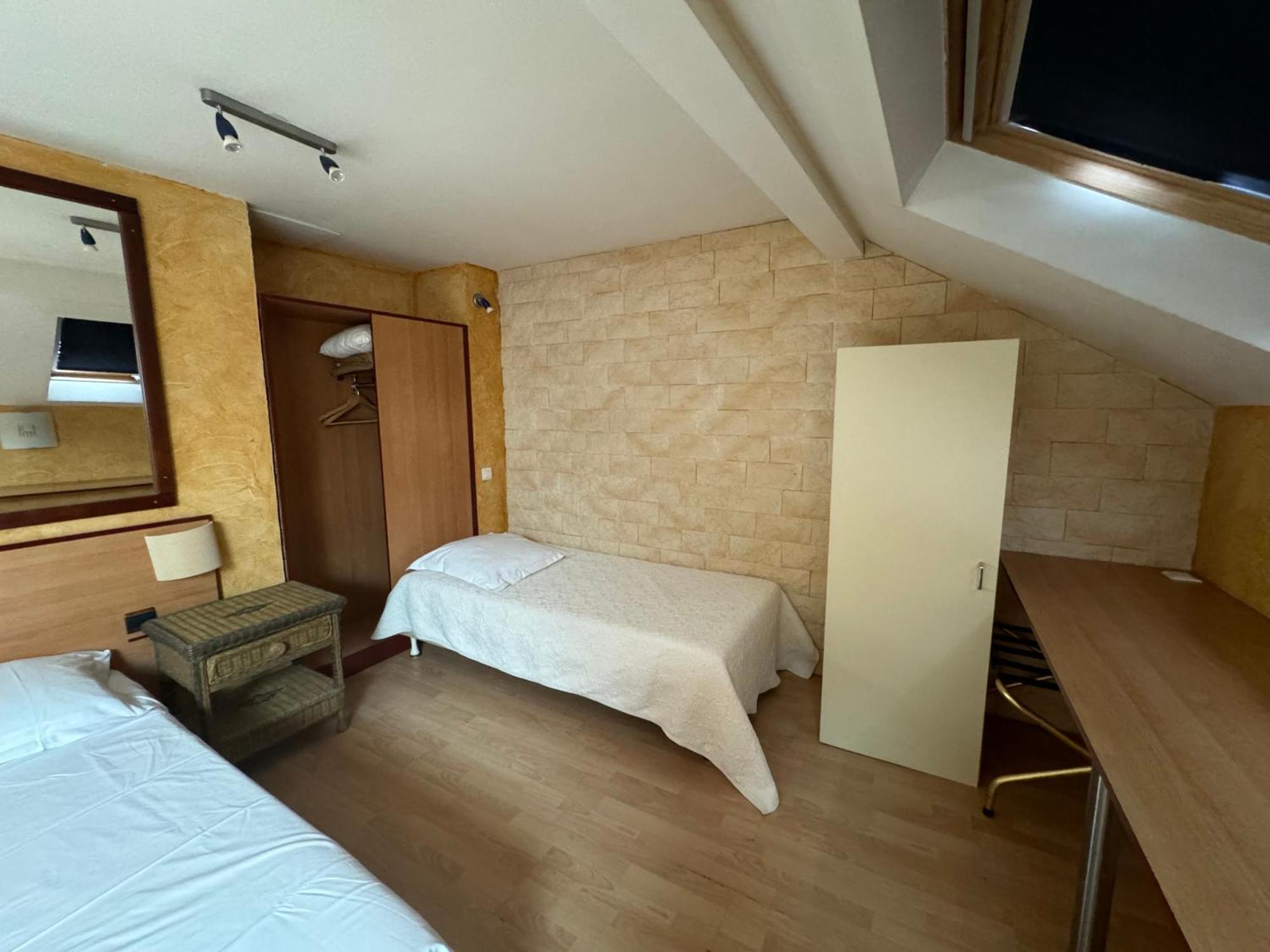 Hotel Bosquet Pau Centre - Self Check In Budget Hotel Экстерьер фото