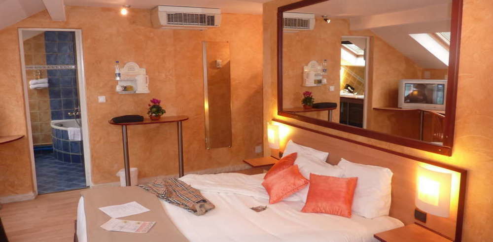 Hotel Bosquet Pau Centre - Self Check In Budget Hotel Номер фото