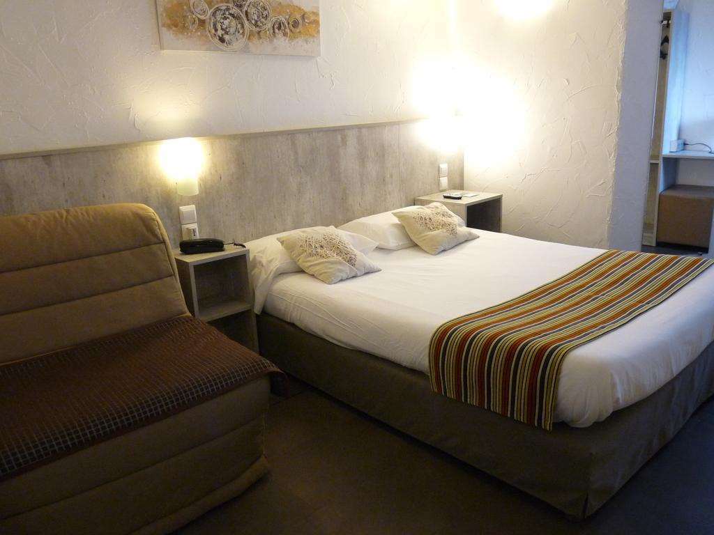 Hotel Bosquet Pau Centre - Self Check In Budget Hotel Номер фото