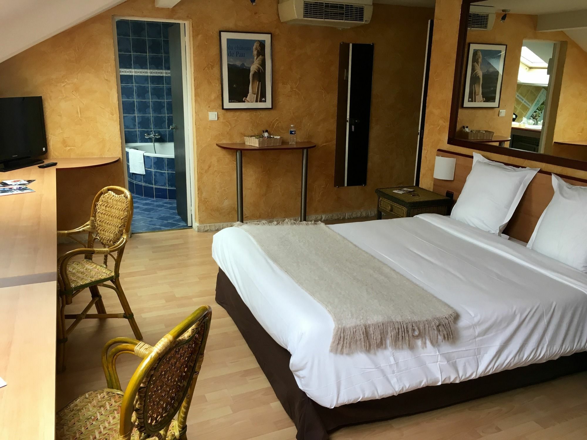 Hotel Bosquet Pau Centre - Self Check In Budget Hotel Экстерьер фото